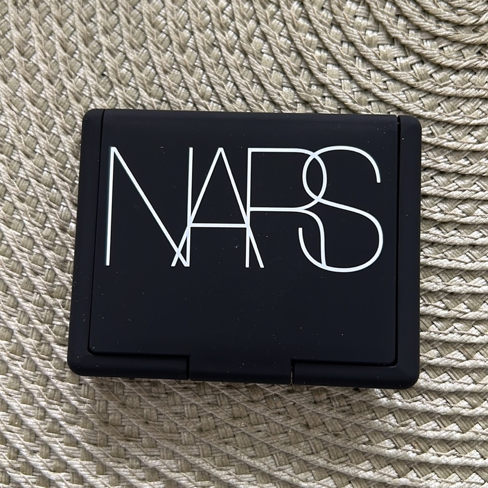 *SOLD* NARS blush - Picture 2 of 4